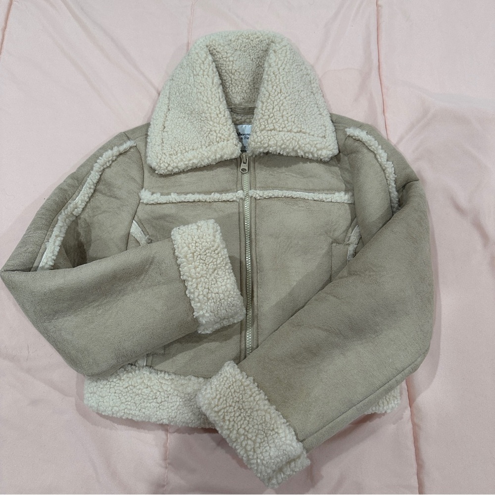 NEW Abercrombie & Fitch Beige Sherpa Jacket